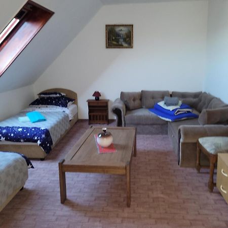 Leganyi Apartmanhaz Eger Exteriér fotografie