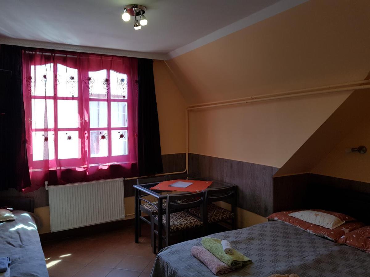 Leganyi Apartmanhaz Eger Exteriér fotografie