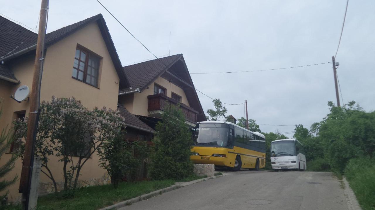 Leganyi Apartmanhaz Eger Exteriér fotografie